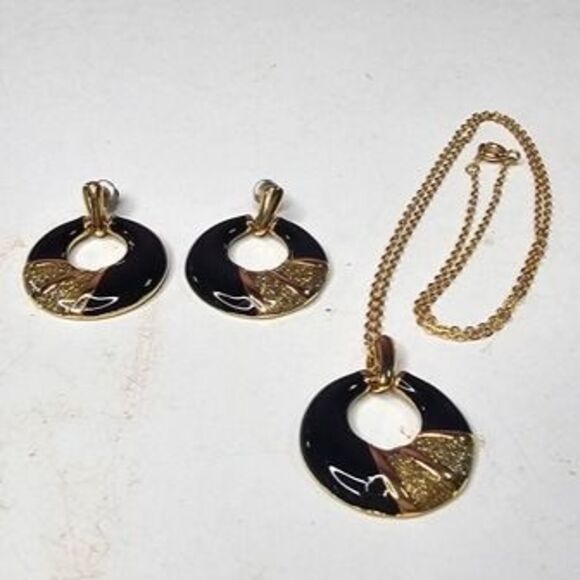 Vintage 1980's 1990's Black Enamel Gold Flake and Gold Tone Necklace Earring Set - Picture 2 of 4